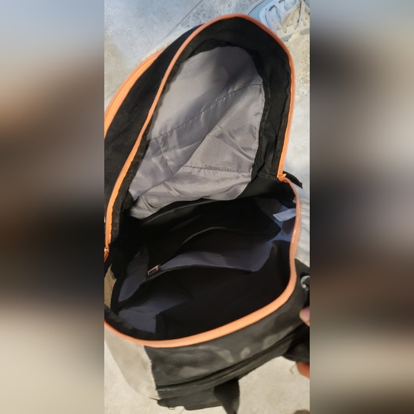 Adidas LOAD SPRING Backpack - Picture 4 of 5